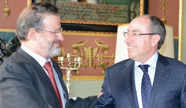 La Diputación entrega 400.000 euros a la Cámara para la promoción comercial