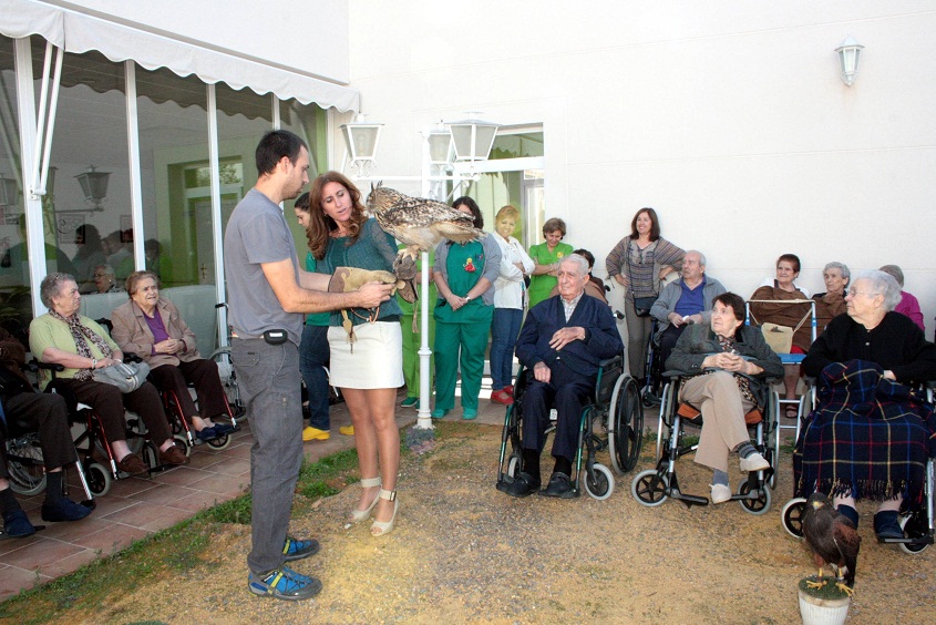 La alcaldesa de Carrión acudió invitada a la presentación de la implantación del Proyecto Horizonte 2015 en la Residencia Ntra. Sra de la Encarnación