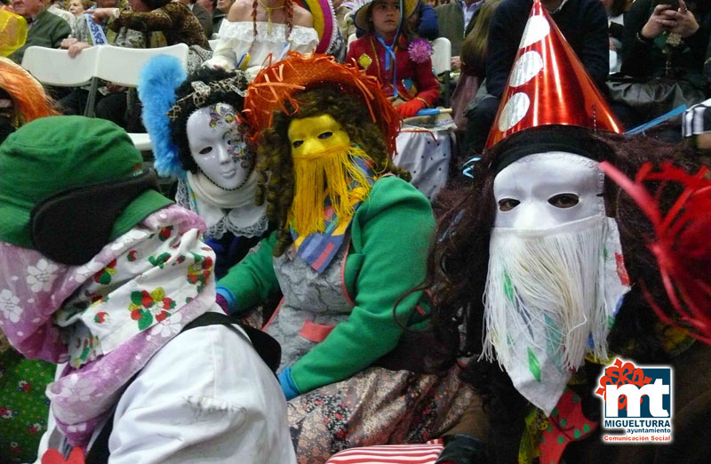 Miguelturra prepara la concentración de máscaras callejeras para hoy, lunes de Carnaval