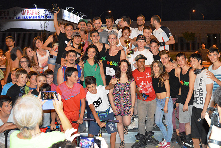Cientos de jóvenes disfrutan de las actividades del Día de la Juventud en el Skate Park