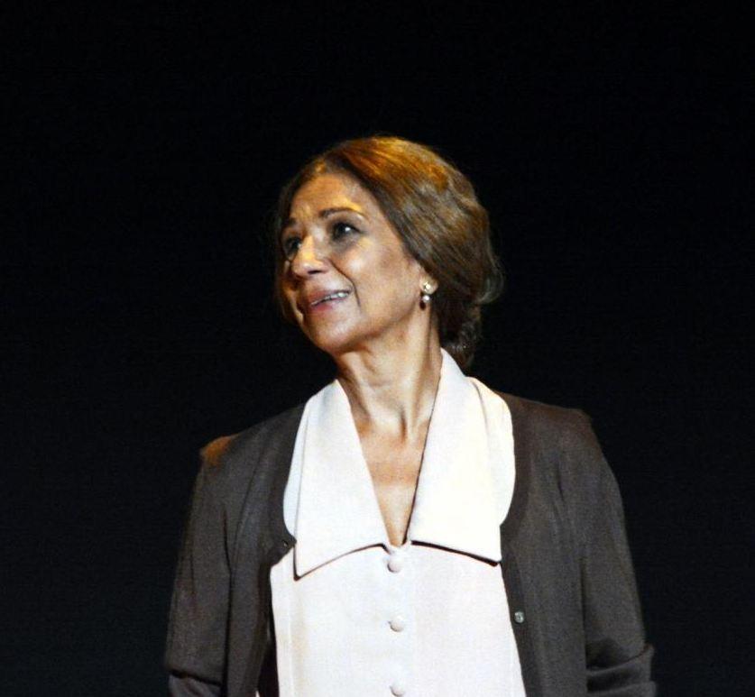 Lolita, arropada por los torralbeños en su representación de “La plaza del Diamante” en el Patio de Comedias