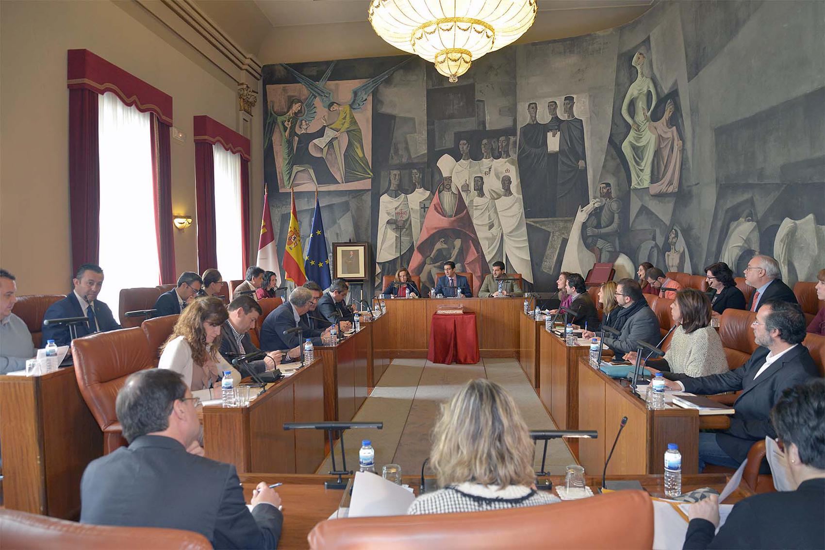 El pleno aprueba una moción en defensa y en apoyo de la Diputación de Ciudad Real