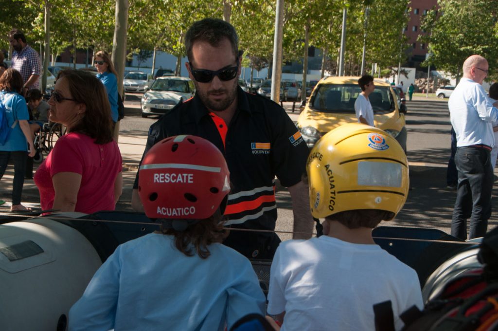 La ONG "Sonrisas" y los cuerpos de seguridad y emergencia