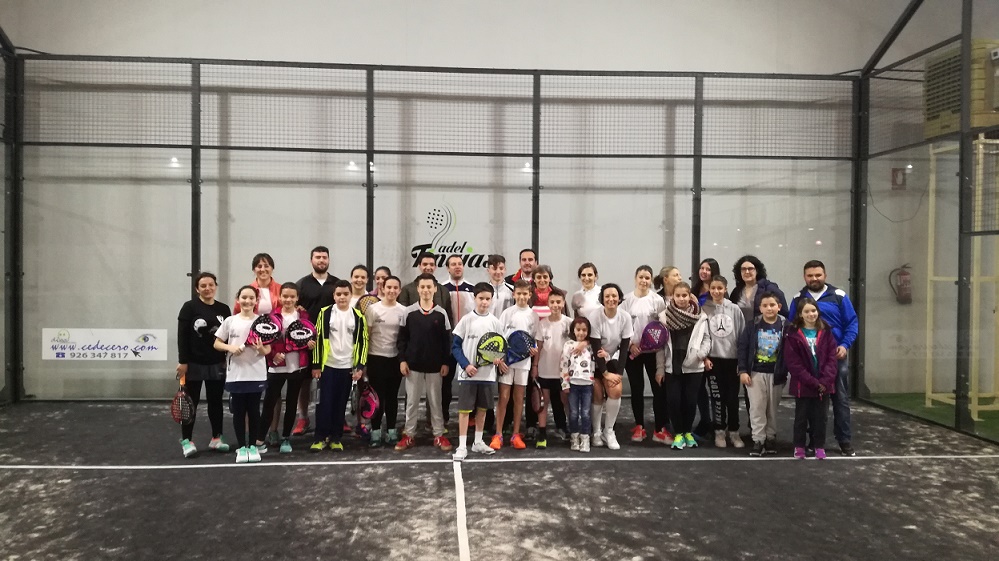 Torneo benéfico a favor de Pueblos Sin Fronteras en Pádel Tinajas