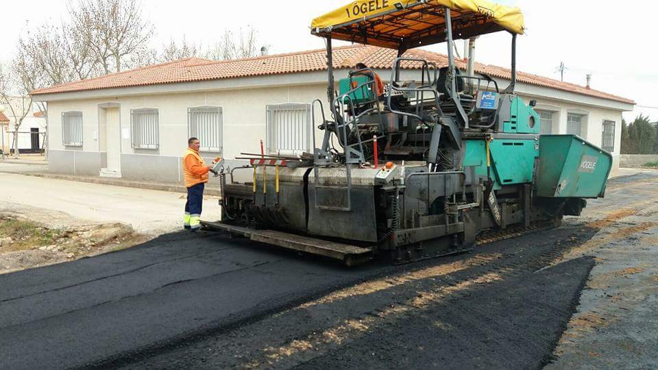 Concluidas las obras de asfaltado de la calle Orellana en Torralba de Calatrava