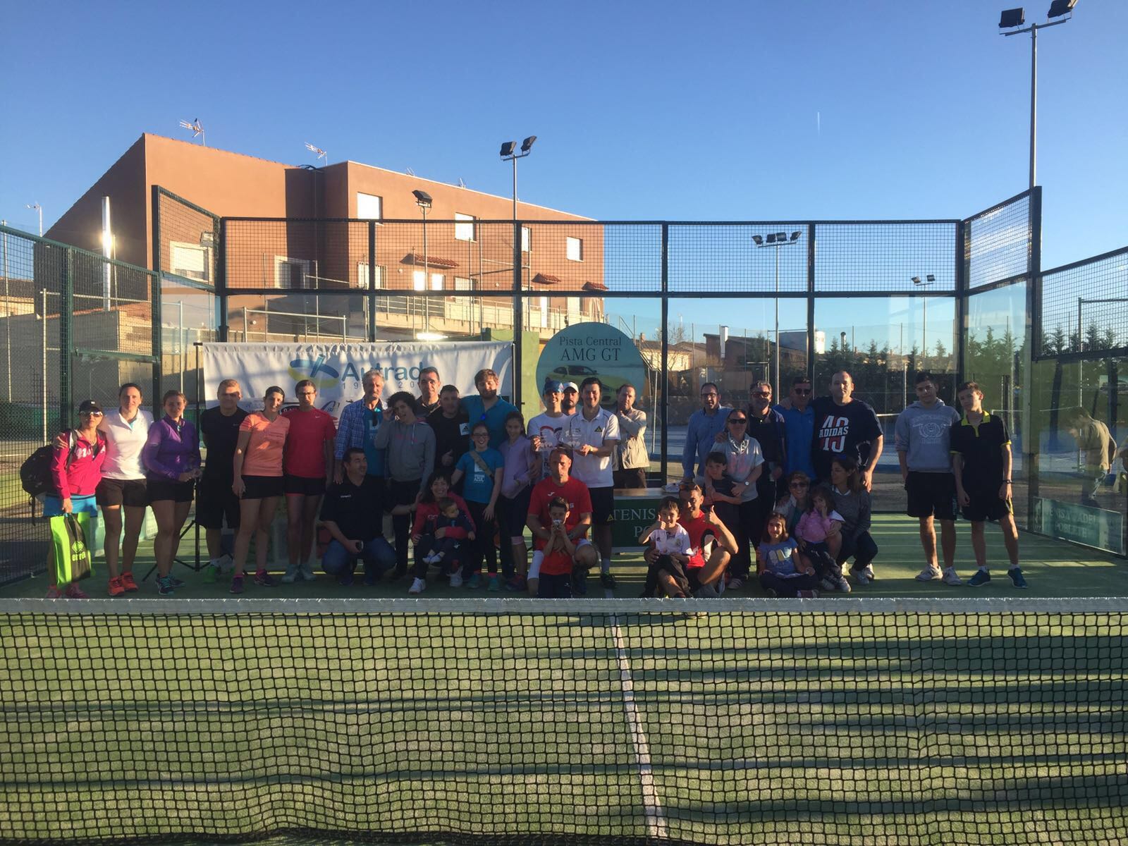 Autrade celebró su torneo de pádel en la instalaciones de tenis y pádel Poblete