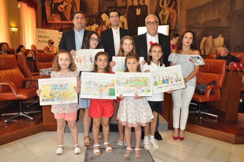 El presidente de la Diputación entrega los premios del concurso ”El reciclado de envases en tu municipio” del consorcio RSU