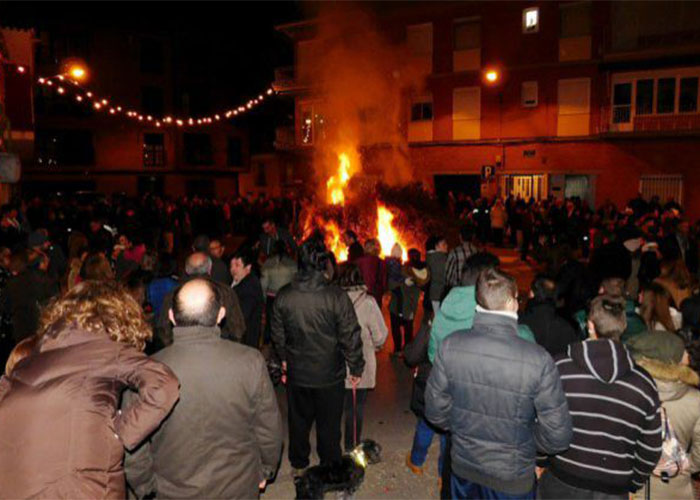 Este sábado se encenderá la hoguera de San Antón