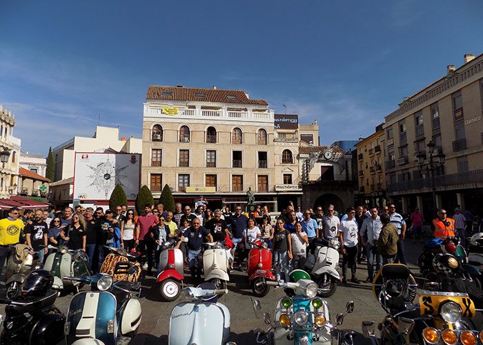 Casi cien aficionados de la vespa disfrutaron de la X Concentración organizada por Rocinante Scooter Club Ciudad Real