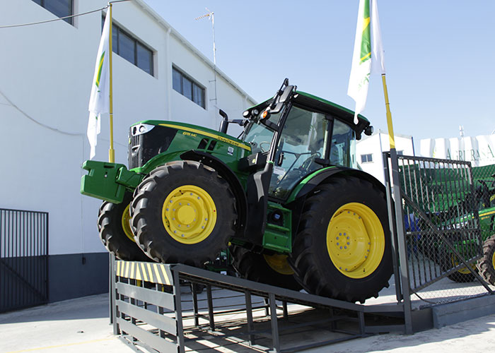 Jornada de puertas abiertas de Agritrasa Autoagrícola en Torredonjimeno (Jaén)