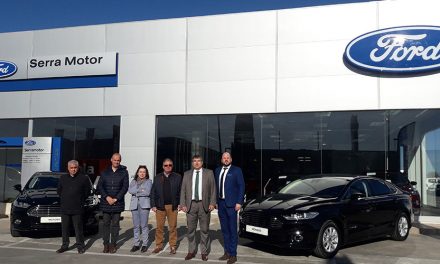Ford Serramotor hace entrega de dos vehículos a la Diputación Provincial