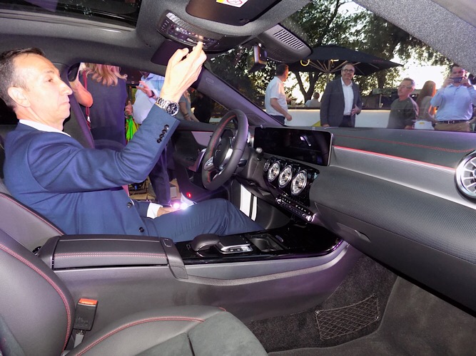 Autotrak Mercedes-Benz presentó el nuevo CLA Coupé