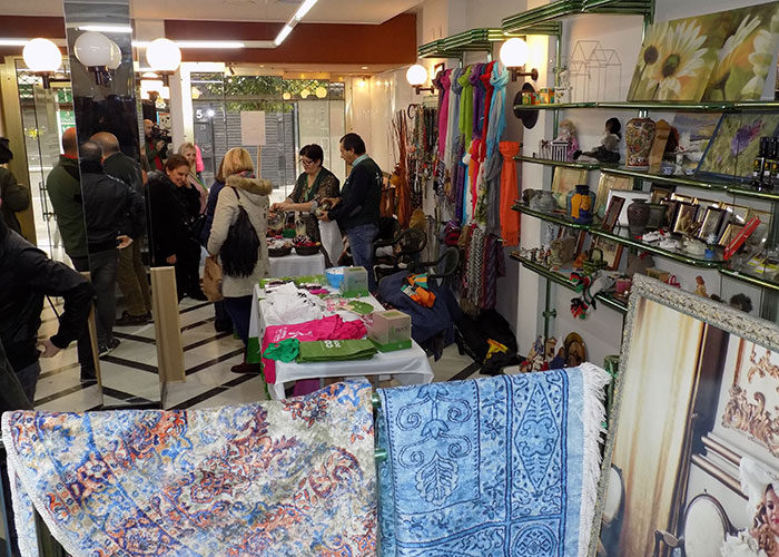 El II Mercadillo Solidario de la AECC abre sus puertas en la calle Postas, 6 hasta el viernes 29 de noviembre ¡¡¡¡colaboren!!!!