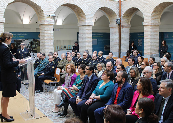 Carmen Olmedo asiste a la inauguración de la exposición conmemorativa “40 años de incorporación de la mujer en la Policía Nacional”