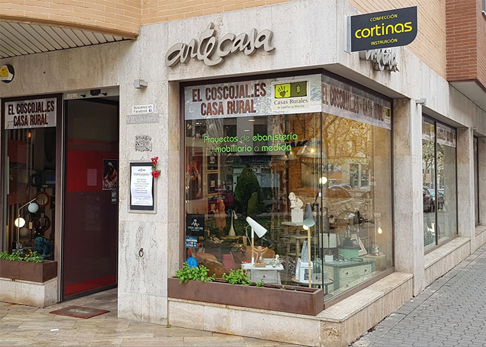 Ya puede visitarse la exposición de pintura “Entre Papeles” en Artecasa