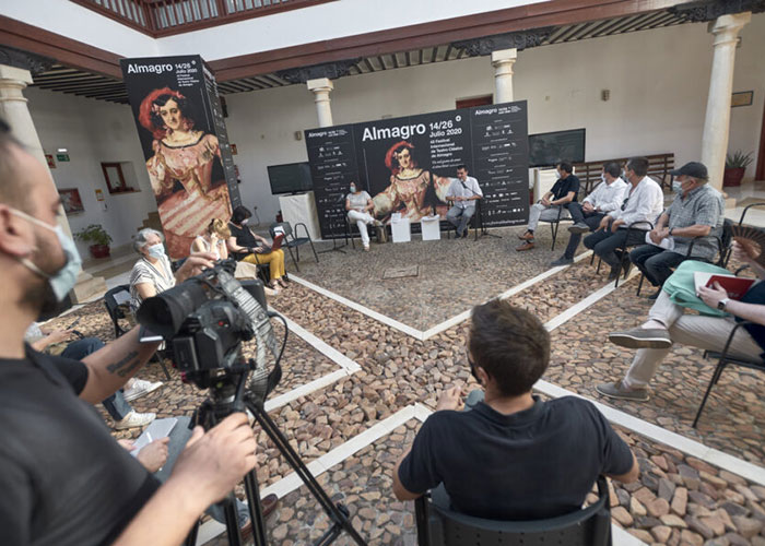 El Festival de Almagro homenajeará a la Asociación de Periodistas de Ciudad Real, Rosana Torres y Julio Bravo