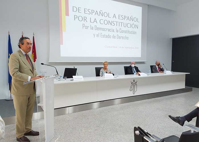 Ciudad Real conoce la iniciativa ‘De Español a Español por la Constitución’