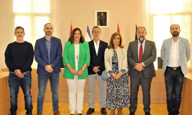 El Ayuntamiento firma un convenio con la UCLM para impulsar la investigación en la Necrópolis Ibérica de Poblete