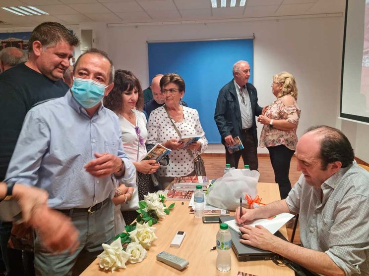 Lleno en la presentación del libro ‘Puerto Lápice, historia de un pueblo en un cruce de caminos’, de Martín-Fontecha