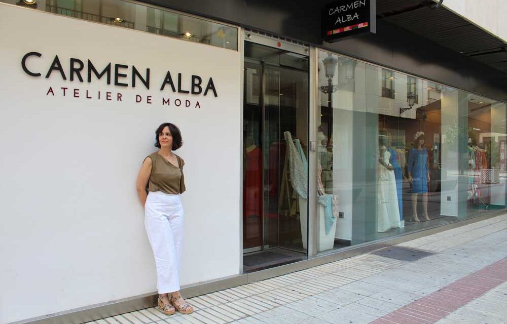 La ciudadrealeña Carmen Alba y sus diseños de novia desfilarán en Atelier Couture de Madrid