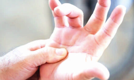 A tu salud: Dedo en gatillo. La mano de Spiderman