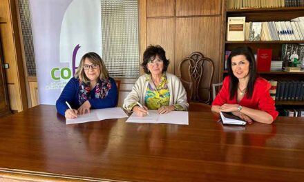 El Colegio de Farmacéuticos de Ciudad Real firma con la Asociación FibroReal un convenio de colaboración