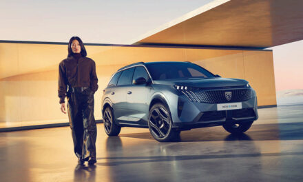 Nuevo Peugeot E-5008, un SUV eléctrico sofisticado, de clase superior