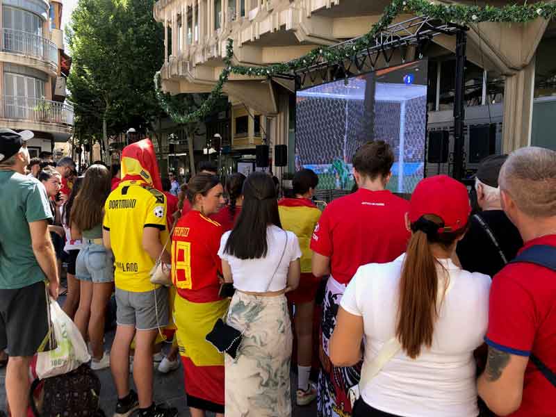 El Ayuntamiento autoriza la instalación de televisores en las terrazas durante la Eurocopa