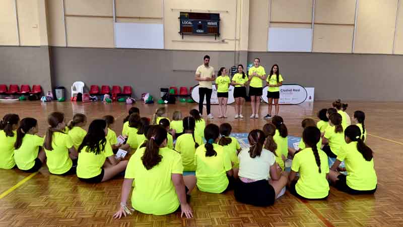 Comienzan los campus municipales de verano de Gimnasia Rítmica y Patinaje