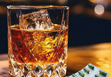 Evita el consumo de alcohol con los medicamentos