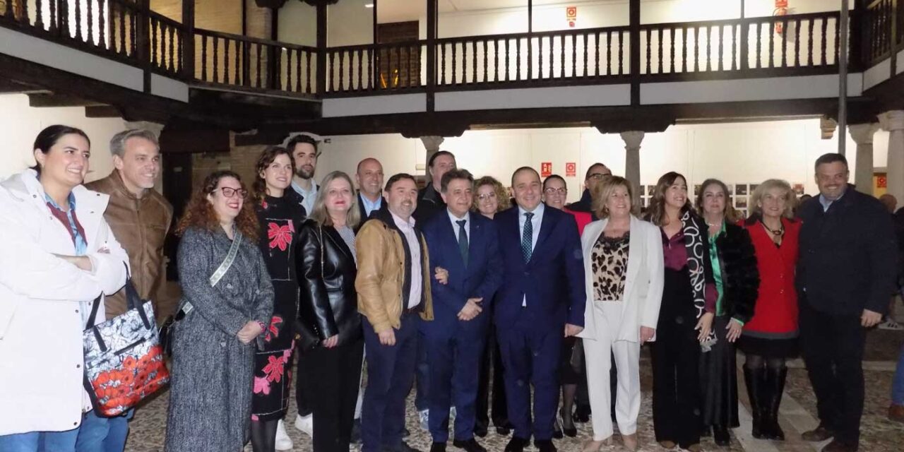 Ayer&hoy registra un nuevo éxito en la inauguración de su VIII Exposición Fotográfica de Semana Santa