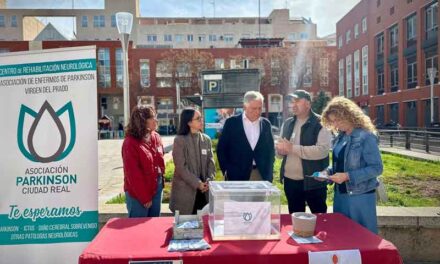 Cañizares muestra su solidaridad con la Asociación de Parkinson Virgen del Prado