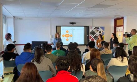 La concejalía de Participación Ciudadana ofrece formación sobre administración electrónica a los centros educativos