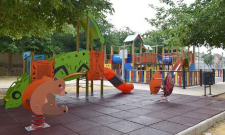 Renovado el parque infantil de Avenida de los Rosales