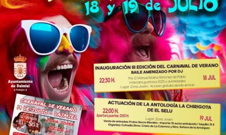 Festejos completa la tercera edición del Carnaval de Verano con una fiesta de disfraces