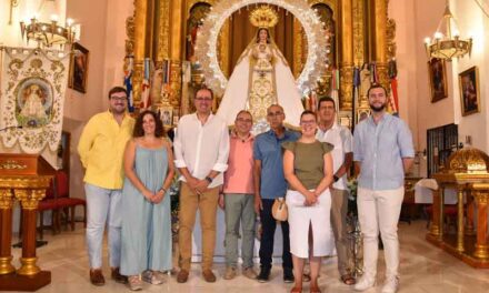 Fervor y devoción en la tradicional bajada de la Virgen de la Estrella desde su camarín
