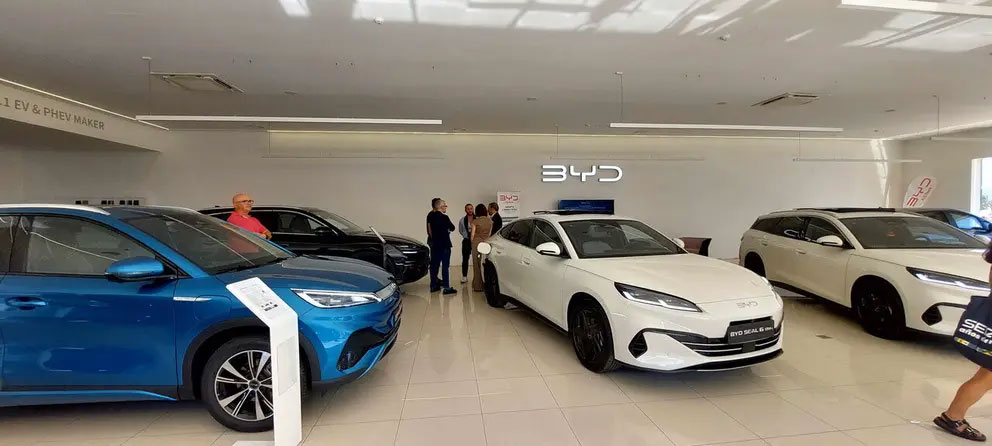 Autos Carretero Tech presenta la gama BYD Seal 6 DM-i: un paso firme hacia la movilidad sostenible en Castilla-La Mancha