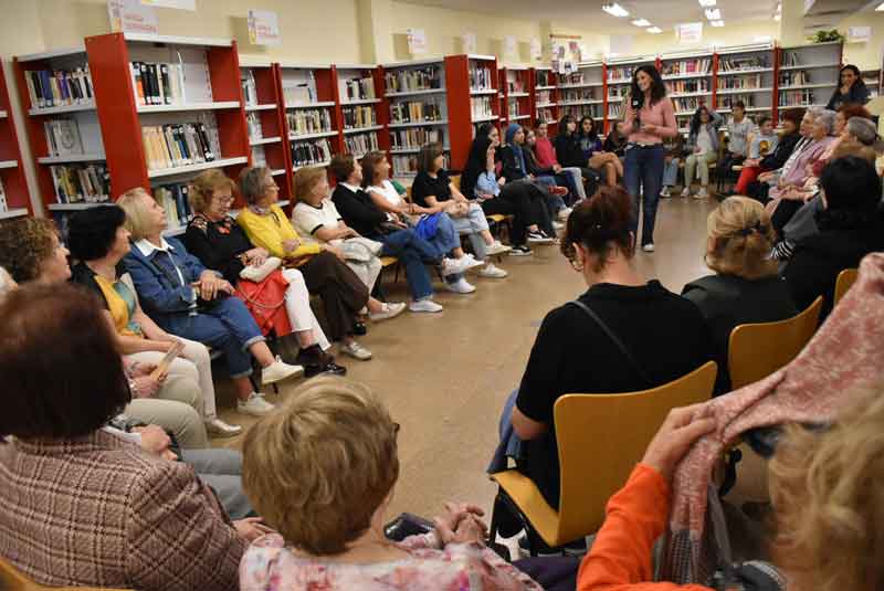 Los clubes de lectura adelantan la celebración del Día de las Bibliotecas