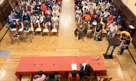 Un centenar de jóvenes trabajan en equipo para erradicar la pobreza