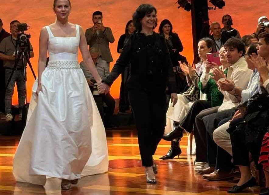 Éxito de la diseñadora manchega Carmen Alba en Atelier Couture 2025 con su colección “MESTIZAJE”