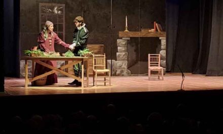 Historia y emoción sobre el escenario del Teatro Ayala con “Soberanas de la luna. Cómplices del agua”
