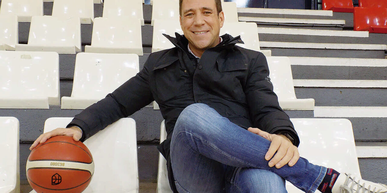 Emilio Pérez Pizarro, árbitro profesional de baloncesto