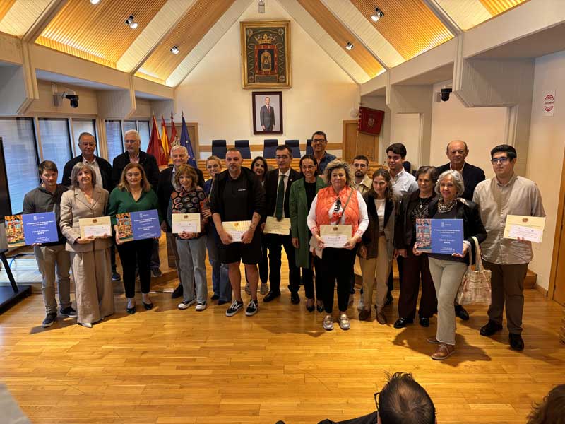 El Ayuntamiento reconoce la labor de quienes engrandecen las tradiciones de Ciudad Real