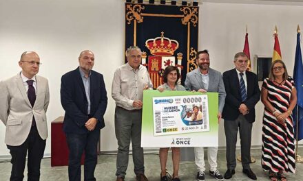 La física ciudadrealeña Gloria Platero Coello protagoniza un cupón de la ONCE en la serie ‘Mujeres con Ciencia’