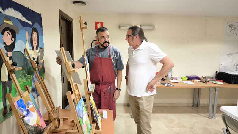 Pedro Lozano visita a los alumnos del XVI Curso de Pintura Infantil “López Villaseñor”