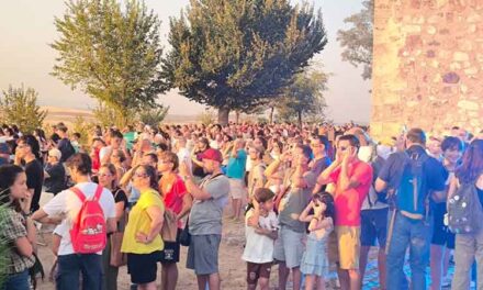 Ciudad Real reúne a más de 2.000 personas en el Cerro de Alarcos para disfrutar del eclipse solar