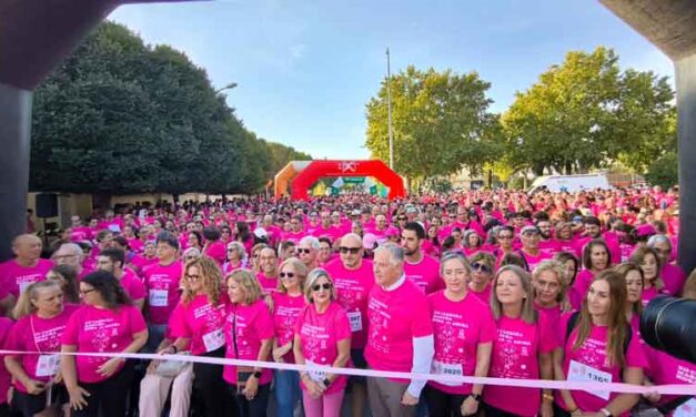 La Carrera Rosa de AMUMA bate records de participación