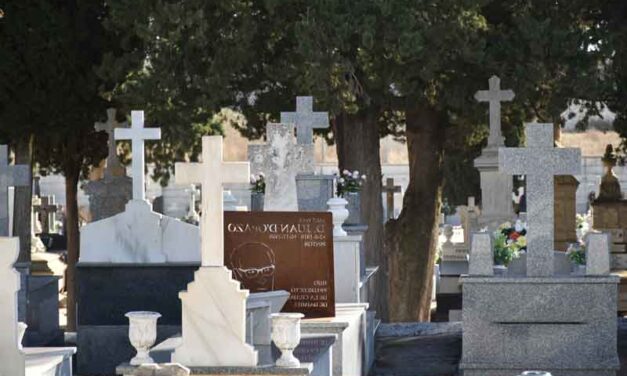 Daimiel ultima los preparativos del cementerio municipal para el Día de Todos los Santos